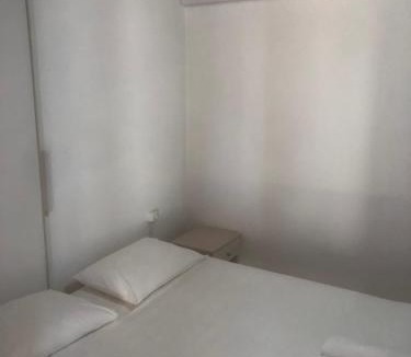 Diasella Apartment | Barreira Beachfront Room 5
