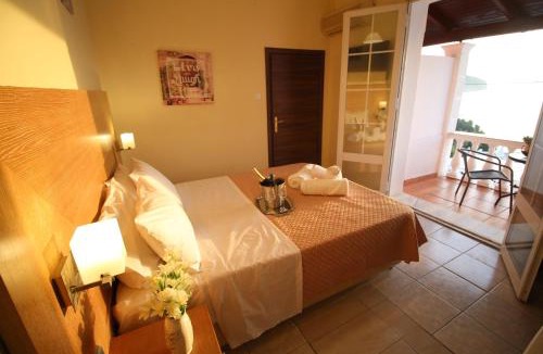 Perama Bed & Breakfast | Batis Breeze
