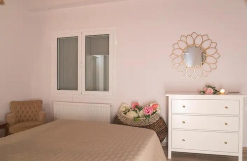 Volos House | Bayview Cottage