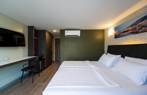 Suan Luang Hotel | BB Glass House Pattanakrn บีบี กลาสเฮ้าส์ พัฒนาการ
