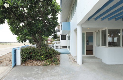 Laem Phak Bia House | Beach House in Phetchaburi