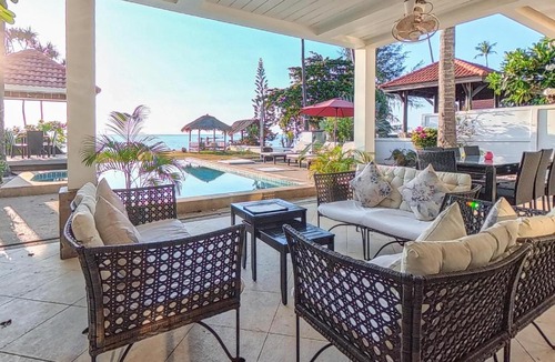 Ko Lanta Villa | Beachfront! 3 Bedrooms - Malee Beach Villa E7