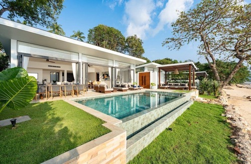 Na Thon Villa | Beachfront 4BR Sunset Villa w/Staff & Saltwater Infinity Pool