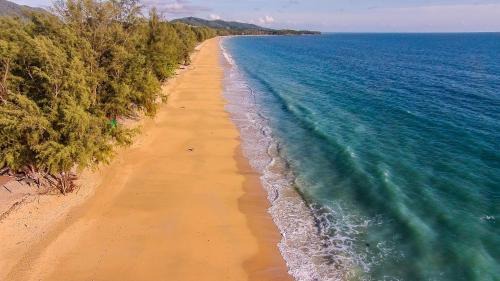 Ko Lanta Villa | Beachfront! 5 Bedrooms - Malee Beach Villa E1