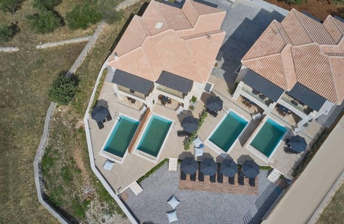 Riglia Villa | Beachfront Alassa Villas with Private Pools