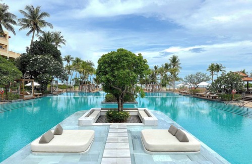Hua Hin Apartment | Beachfront condo with full sea view and the facilities of a 5-star resort