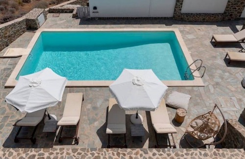 Posidonia Apartment | Beachfront House(2) w/Pool