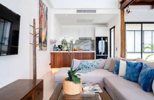 Koh Samui Villa | Beachfront Villa InduBlue .5 En-Suite AC bedrooms .Housekeeper Inc. Private Pool