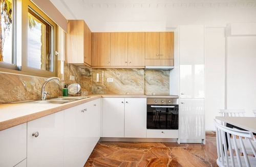 Kato Stalos House | Beautiful apartment for the whole family with view at the beach