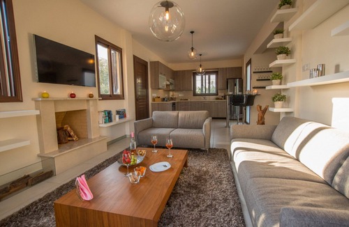 Ayia Thekla Villa | Beautiful Holiday Villa Minutes from Beaches, Famagusta Villa 1021