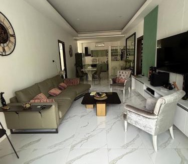 Krabi House | Beautiful villa between jungle