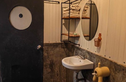 Kanchanaburi Bed & Breakfast | Bed and breakfasts in Kanchanaburi City, Thailand