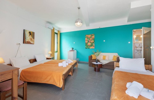 Agia Galini Bed & Breakfast | Bed and Breakfast 'Triple Room Sea View' with Sea View, Wi-Fi and Air Conditioning