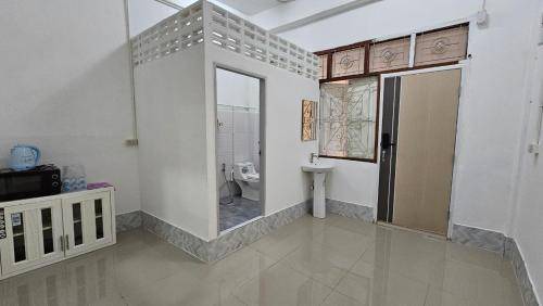 Thanon Phetchaburi Bed & Breakfast | Bed and breakfast ∙ 7 guests