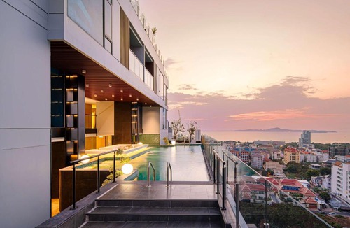 Pratumnak Hill Hotel | Beverly Mountain Bay, Trademark Collection by Wyndham