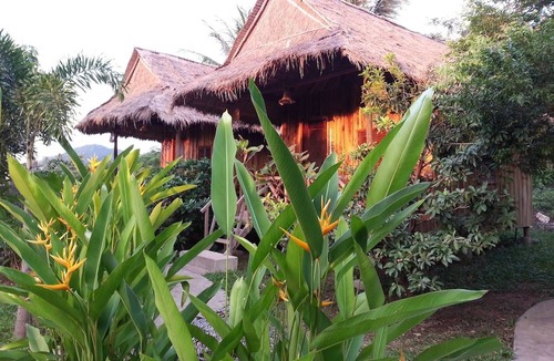 Krong Kaeb Hotel | Bird of Paradise Bungalows