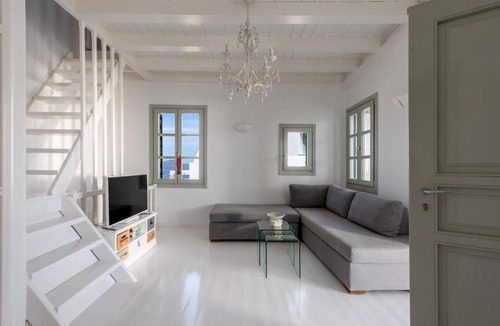 Akrotiri Villa | Black Gem Villa - Private Heated Jacuzzi & Caldera View