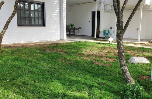 Alexandroupoli Apartment | Black N' White Cozy Housegarden