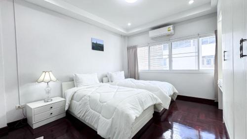 Bangkok Central Business District Hotel | Blissful Heaven Residence at BTS Phromphong Emdistrict Shopping Area