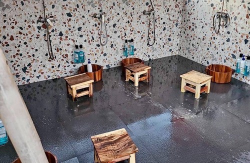 Phaya Thai Hotel | Blu Cabin Ari Stylish Gay Poshtel