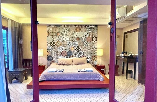 Phaya Thai Hotel | Blu Cabin Ari Stylish Gay Poshtel