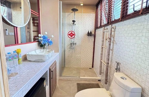Phaya Thai Hotel | Blu Cabin Ari Stylish Gay Poshtel