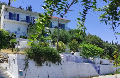 Benitses Apartment | Blue and white apartments 2