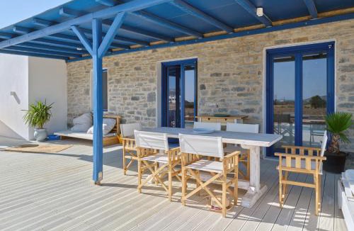 Paros House | Blue & Green in luxury