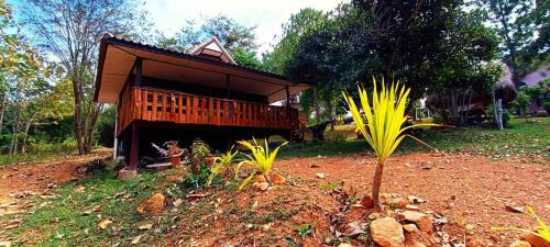 Kaset Sombun House | Blue Sky Hill Homestay Chaiyaphum