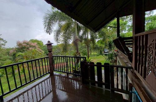 Kaset Sombun House | Blue Sky Hills Home Stay
