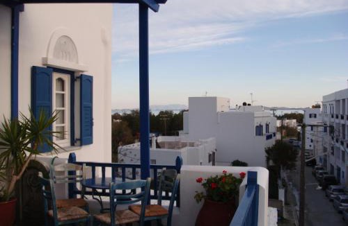 Tinos Town Apartment | Boussetil Rooms CapAnMat