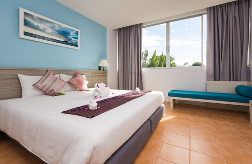 Karon Hotel | * Boutique hotel superior room #19, 3 min walk to karon beach *