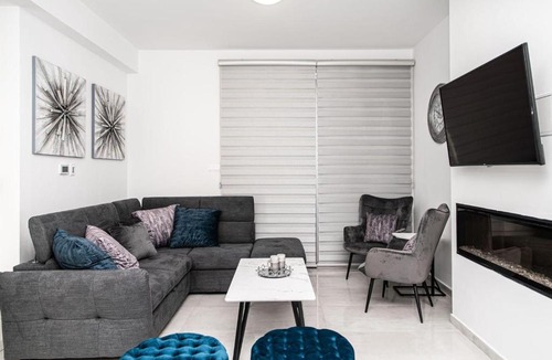 Paralimni Villa | Brand new 3-BR Villa/pool,2'ON FOOT-Trinity beach!