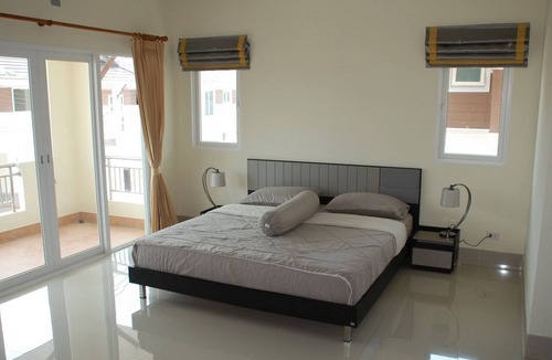 Hat Yai Villa | Brand New 300M2 VILLA close to Had Yai,