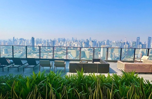 Rama 9 Condo | Brand new Loft-Style 1BR Rama 9 CBD Pool & Gym