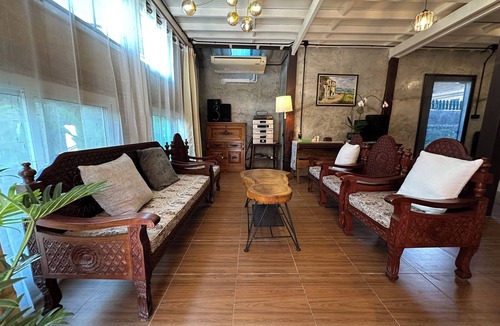 Chiang Mai House | Breeze Through · Peaceful 2 Store 2BR Wooden House in The Charming Wat Kaet