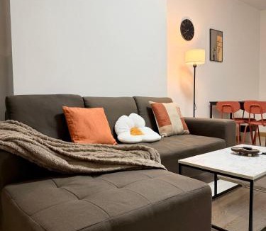 Bang Na Apartment | Breezy 1BR Near BTS Udomsuk