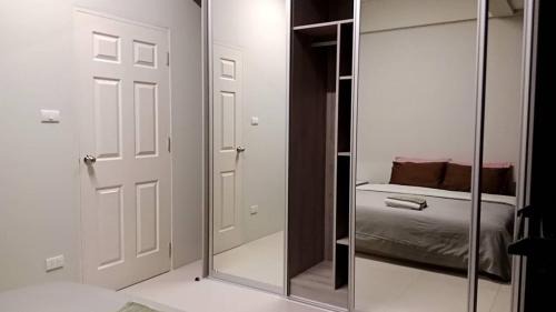 Chaiyasathan Apartment | Brianna Balcony Apartment