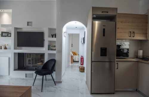 Istron Apartment | Bright 2-bedroom apartment with AC in delightful Istro
