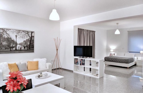 Khalandrion Apartment | Budget Semi Basement by Verde Apartments