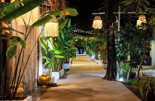 Ko Lanta Ski Chalet | Bungalow - Sleeps 2 - Terrace - Beach Close