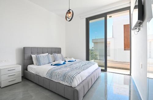Paralimni Villa | By the Beach Villa 12