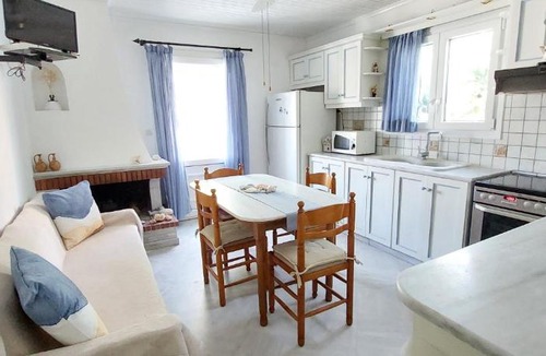 Paleopolis Apartment | By the sea