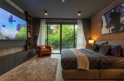 Ban Saiyuan Apartment | C125 Sea View Sauna Designer Furniture