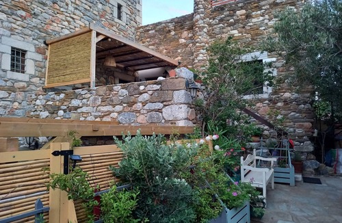 Alika House | Calliope traditional retreat next to the sea