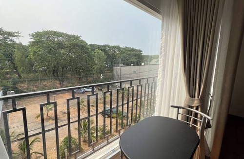 Chang Khlan Apartment | Calm and Green Place