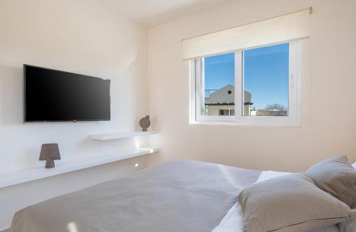 Maleme Apartment | Calmaliving Seaside apartments with pool