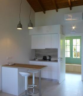 Agios Nikitas Apartment | Caltabania Suites