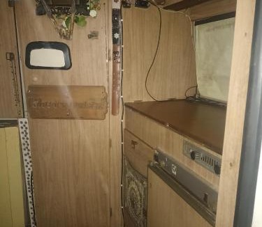 Rat Burana Hotel | Caravan Hotel have TV & Netflix