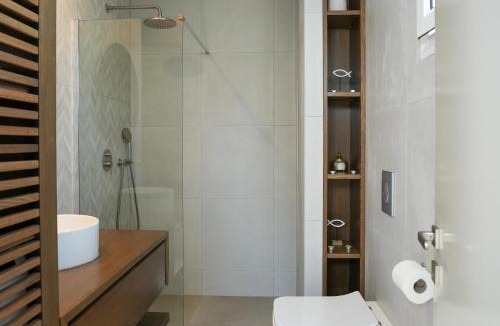 Kardamena Apartment | Casa Camara, Central Detached House with Yard